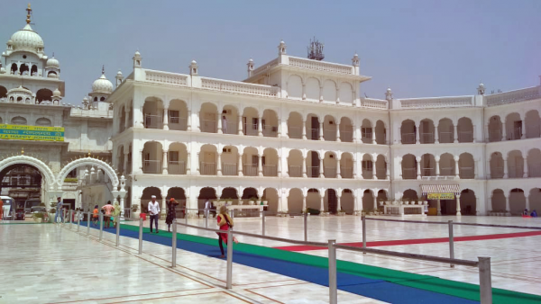 Side view if Patna Sahib Gurudwara