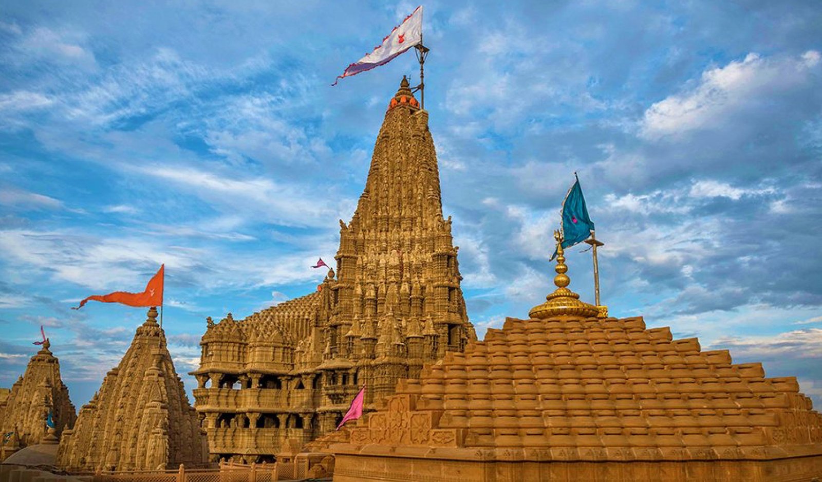 Shree Dwarkadhish Temple Dwarka History Timings Travel Guide