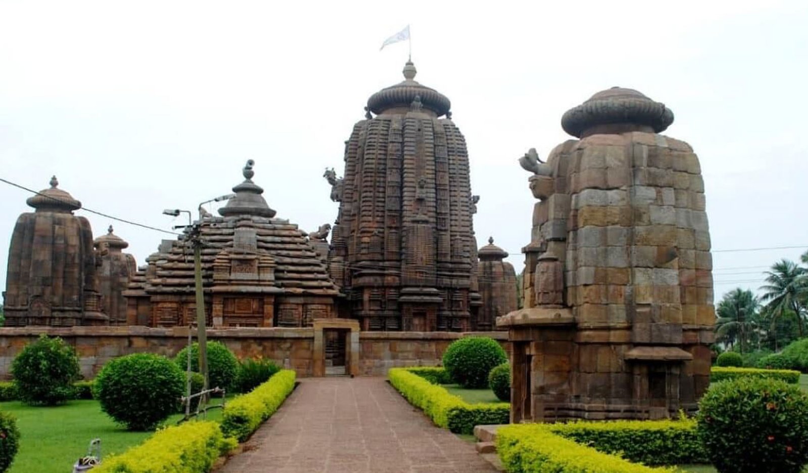 Lingaraj Temple – A Complete Travel Guide to Bhubaneswar’s Oldest Shiva ...